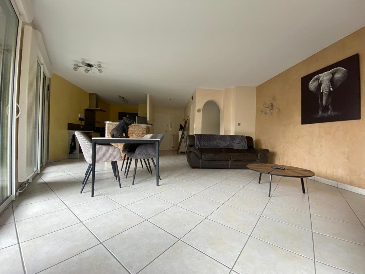 Decouvrez Le Charme Au Coeur De Gap Apartment Luaran gambar